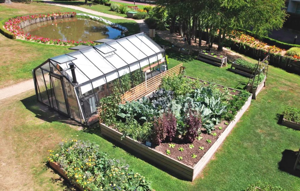 self-sufficiency in food and vegetable gardening  