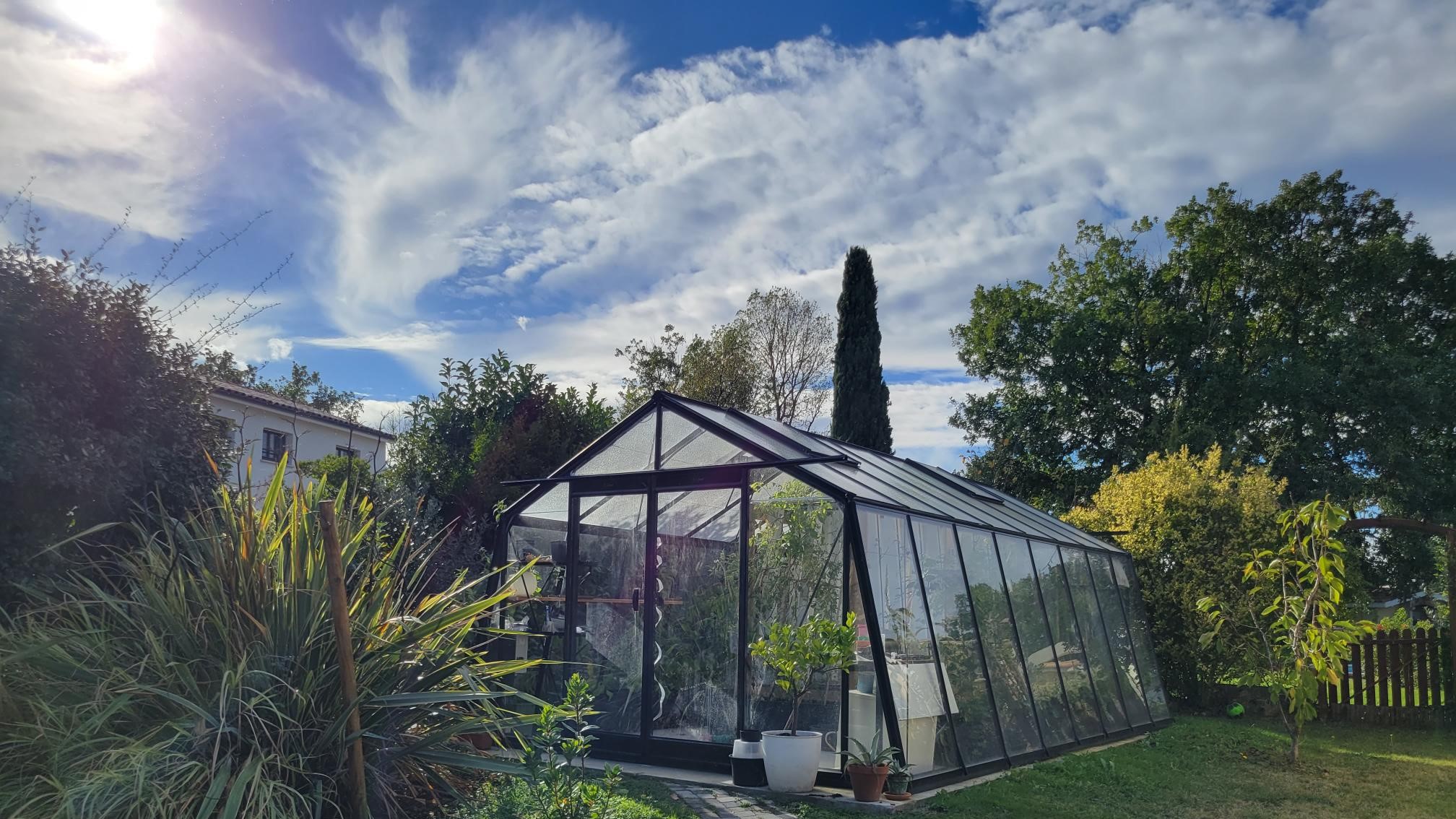 Serre de jardin : guide sur démarches, déclaration et réglementation